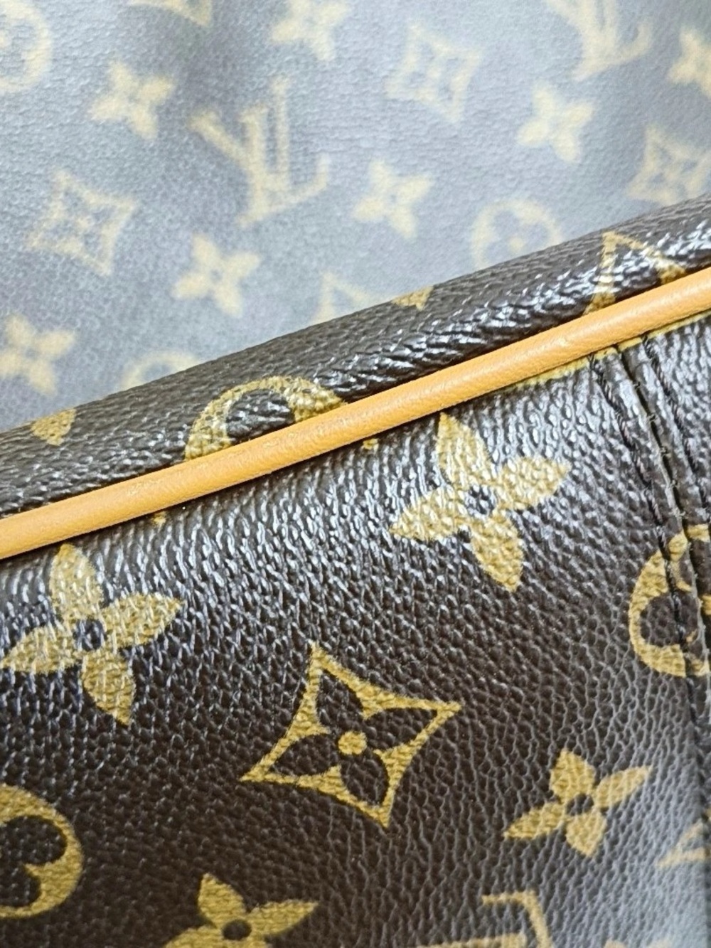 ♥️Louis Vuitton Monogram Retiro MM Canvas Brown with Tan Trim Top-Handle Bag♥️ - Picture 8 of 16